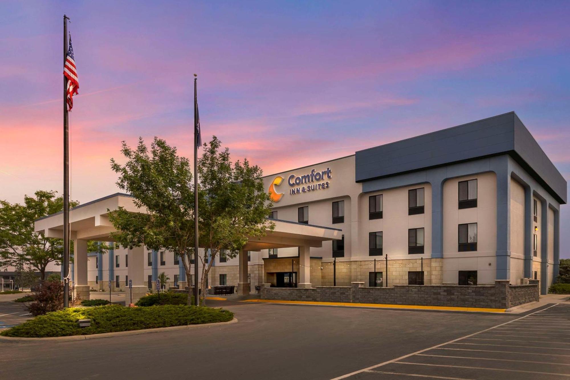 Comfort & Rapid Near Mt Rushmore Hotel 3*